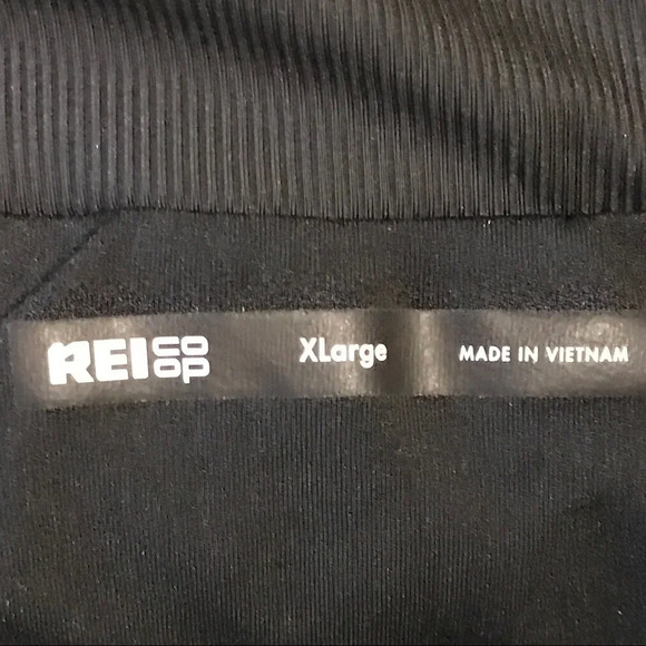 𝅺Men's REI gray athletic shorts. Size XL - Picture 9 of 11